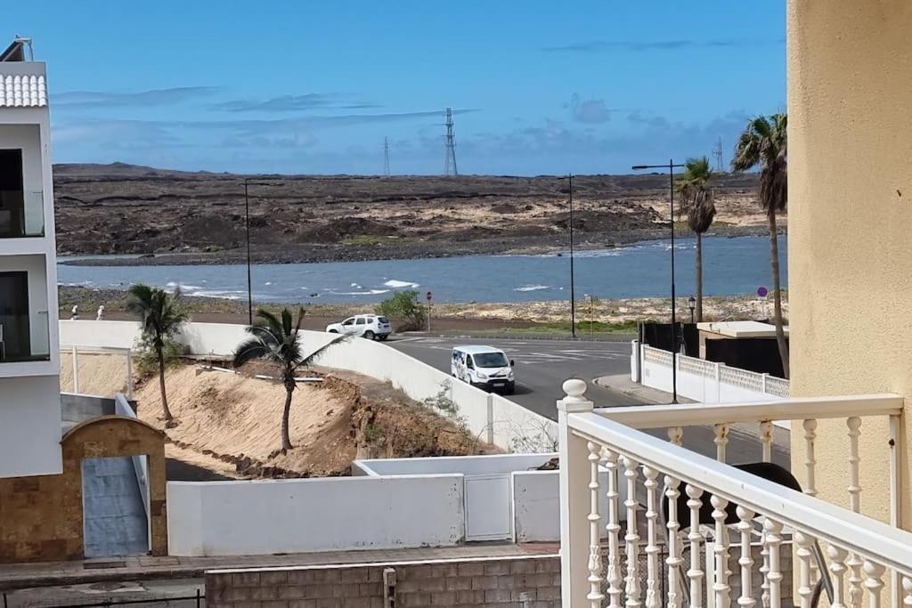 Gilda: Beautiful Spacious Apartment. Seaview From Rooftop Terrace Corralejo Bagian luar foto