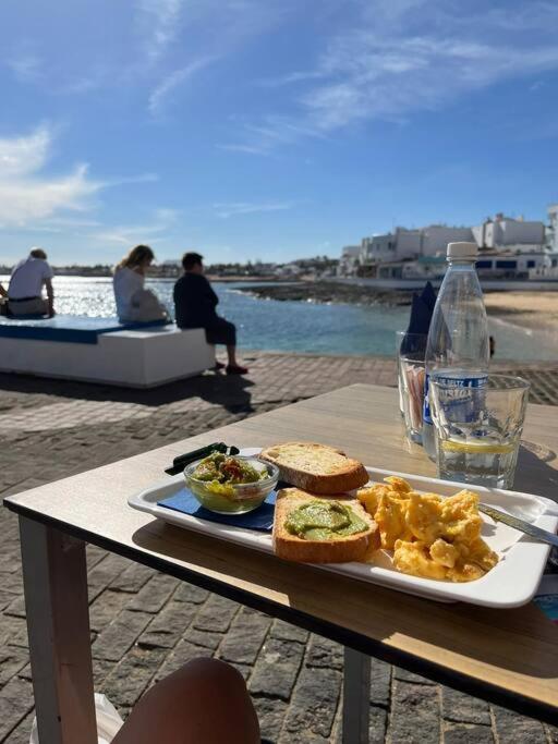 Gilda: Beautiful Spacious Apartment. Seaview From Rooftop Terrace Corralejo Bagian luar foto