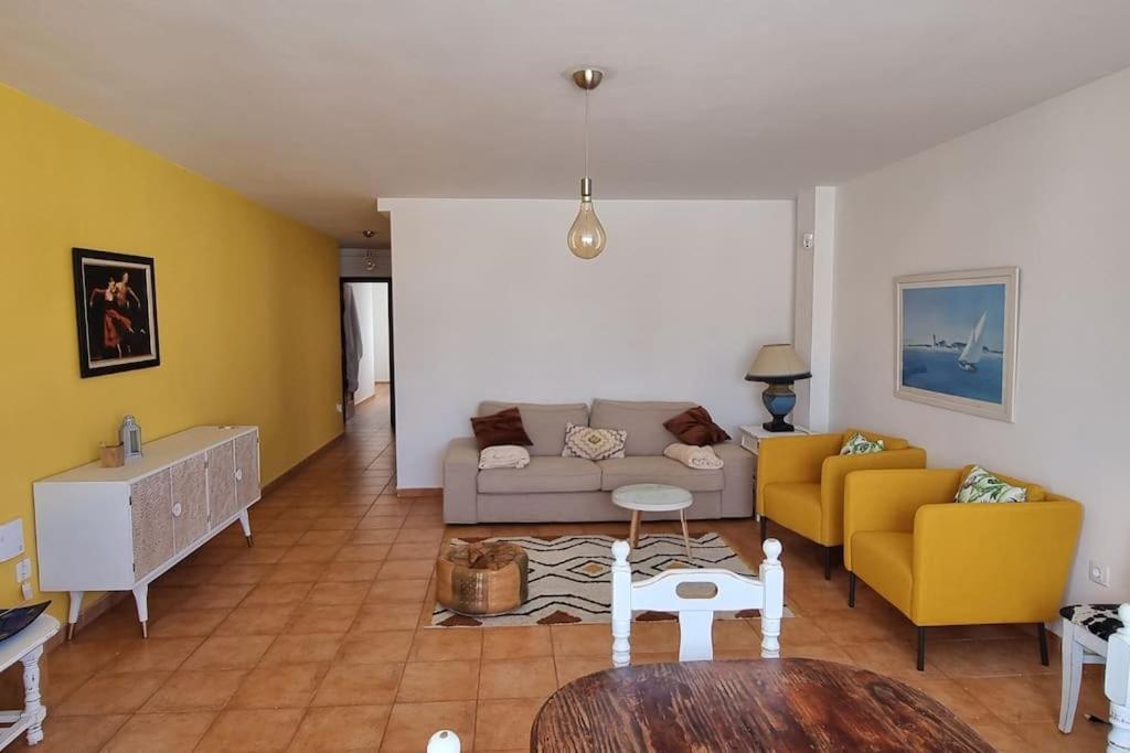 Gilda: Beautiful Spacious Apartment. Seaview From Rooftop Terrace Corralejo Bagian luar foto