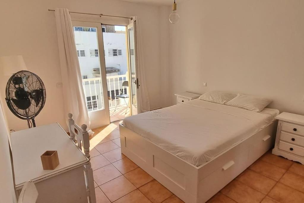 Gilda: Beautiful Spacious Apartment. Seaview From Rooftop Terrace Corralejo Bagian luar foto
